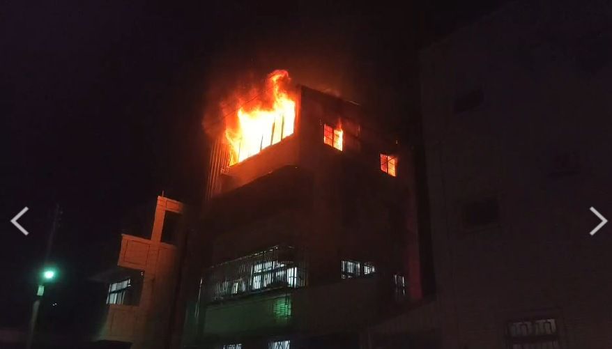 苗栗市晚間發生住宅火警，火勢兇猛，所幸未波及其他民宅以及未造成人員傷亡。