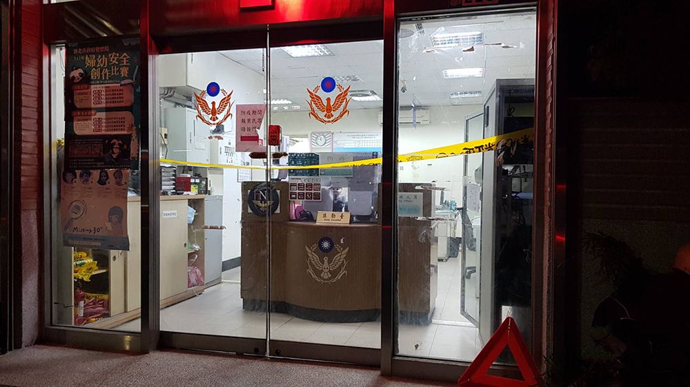 派出所目前拉起封鎖線。黃仲瑜攝