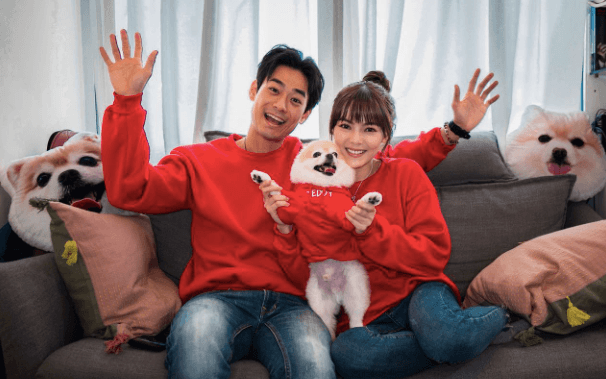 何浩文（左）穩定交往網紅女友方韻婷，2人經常在IG放閃。翻攝自何浩文 IG