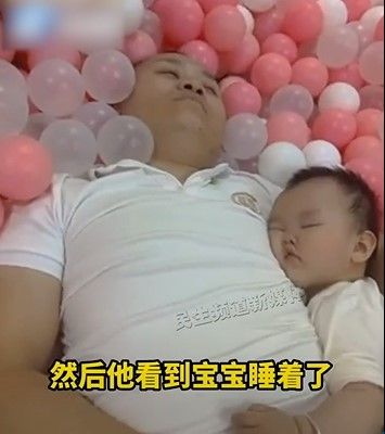 媽媽看到這幕真是好氣又好笑。