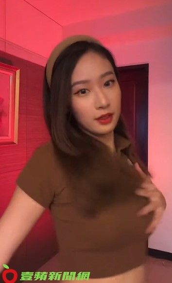 正妹自稱舞癡，但其實跳起來還不錯。