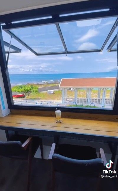 在此喝咖啡、眺望美麗海景,身心靈獲得放鬆。
