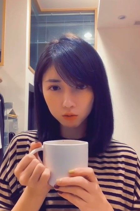 被說是傻子！呆萌女孩一秒變臉。