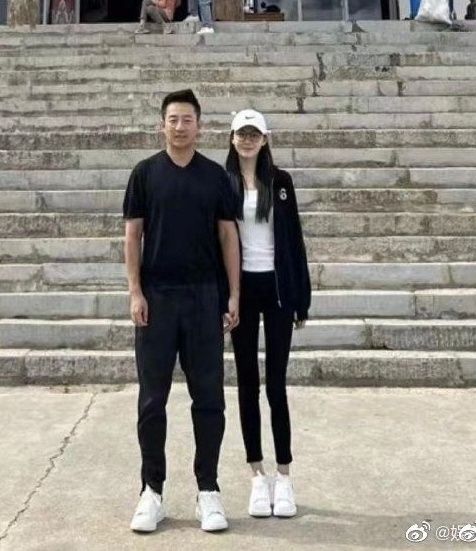 張穎穎（右）和汪小菲關係匪淺。翻攝重頭戲微博