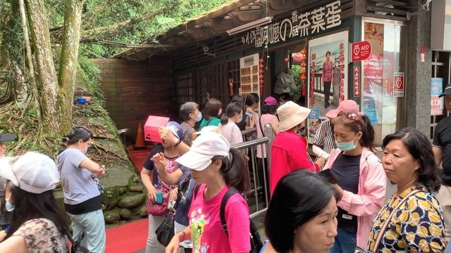 金盆阿嬤的茶葉蛋，過去全國知名，吸引不少遊客品嘗。民眾提供