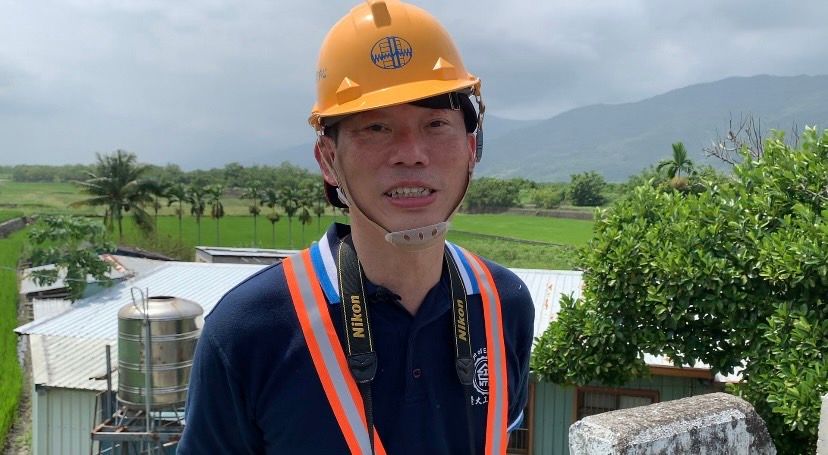 周中哲表示,該陸橋因建築年代久遠,早期建築工法的耐震無法負荷本次強震,造成部分橋柱拉扯斷裂,建議全面性地重新評估結構安全,並且依照現今抗震工法重建或加以補強。彭欣偉攝