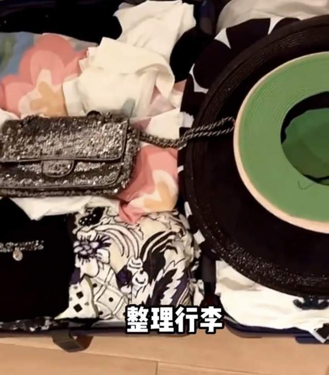 向太上傳日常Vlog，透露已整理行李回到上海。翻攝自向太小紅書