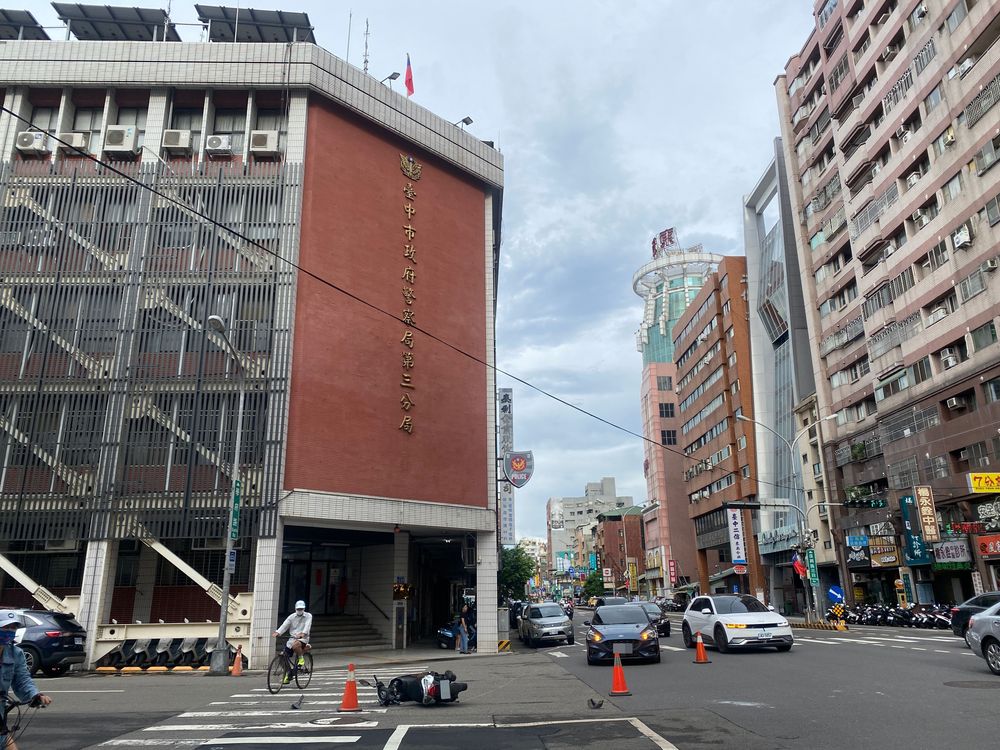 警方表示權責屬於交通隊。張喆喜攝