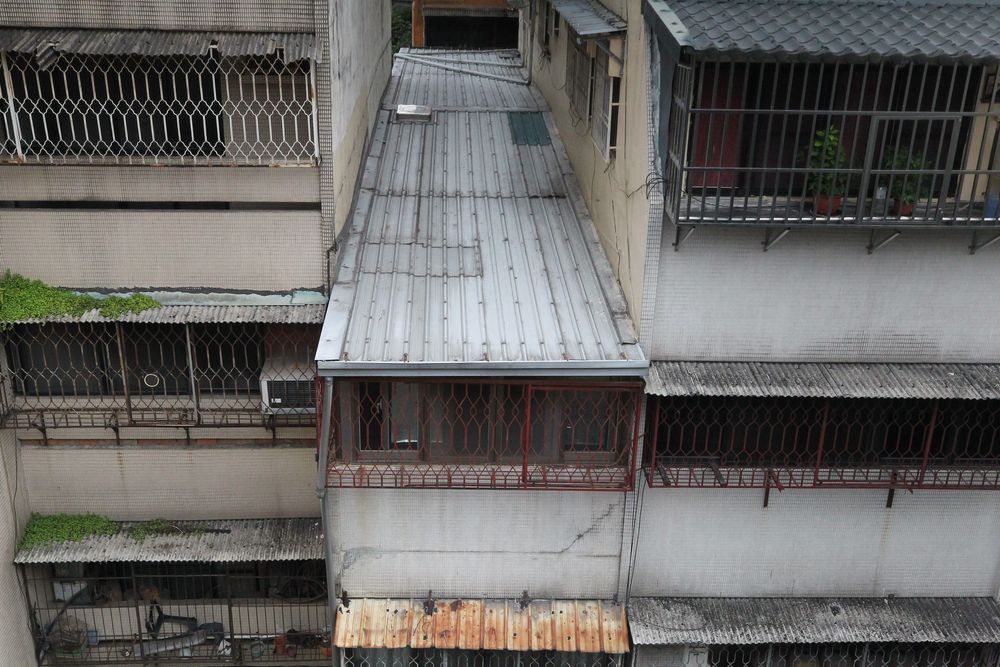 遭住戶指控違章建築確實存在。張喆喜攝
