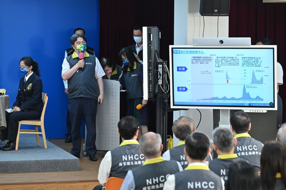 指揮官王必勝特別分享自己帶隊去武漢接回2架包機的小插曲。指揮中心提供