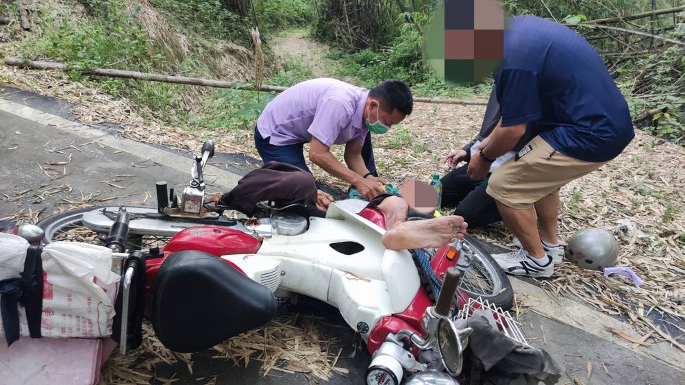 85歲翁迷路自摔倒地受傷,所幸獲救。讀者提供
