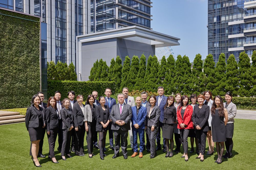 萬豪國際集團區域團隊與其旗下在台16家酒店總經理、代表合照。萬豪集團提供