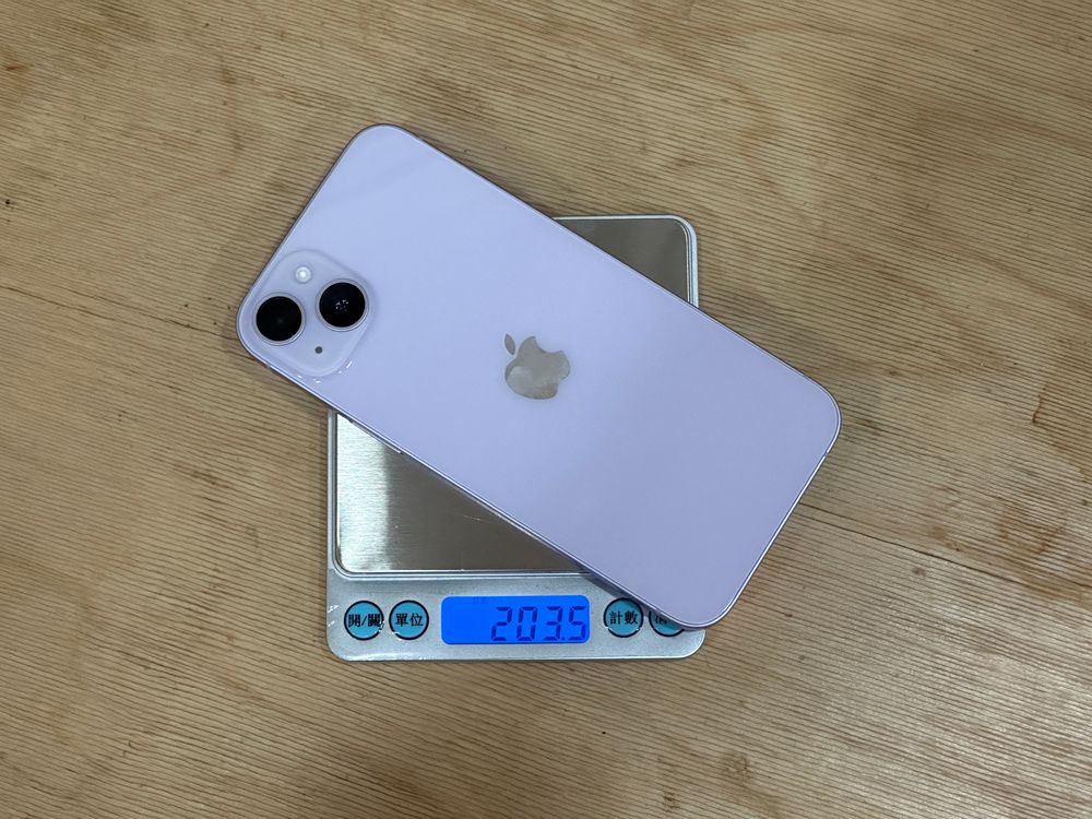 iPhone 14 Plus重量。黄子伦摄