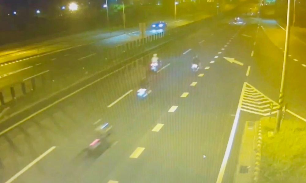 7少年無照駕駛，還違規上台86。讀者提供