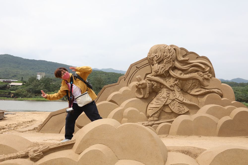 2022福隆國際沙雕藝術季，今年以霹靂布袋戲為主題，展及至10/10。黃盈甄攝