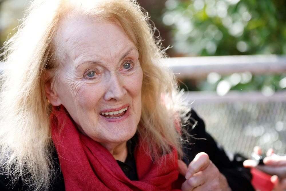 法國女作家艾諾摘下今年諾貝爾獎文學桂冠。路透社