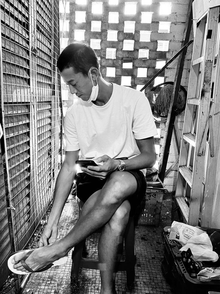 吳慷仁今年工作依然滿檔,先飛馬來西亞工作,再去香港拍電影。翻攝吳慷仁臉書