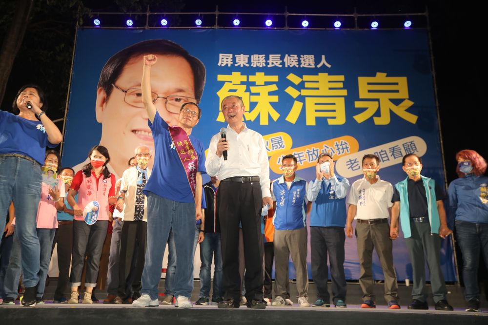 屏東縣議長周典論力挺蘇清泉。羅琦文攝