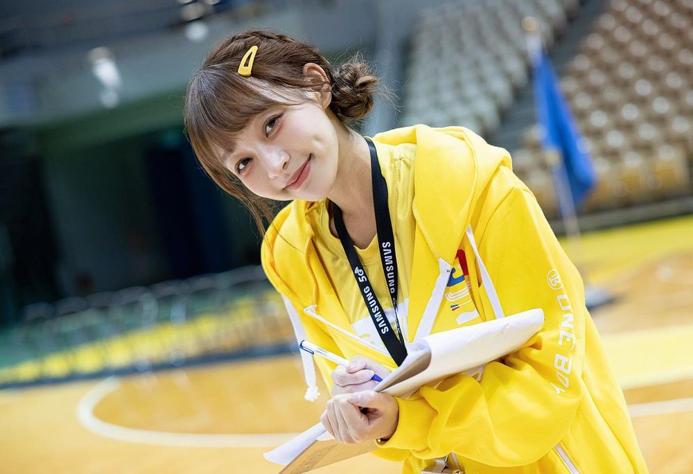 林襄在《全明星運動會》擔任黃隊經理。翻攝自林襄臉書