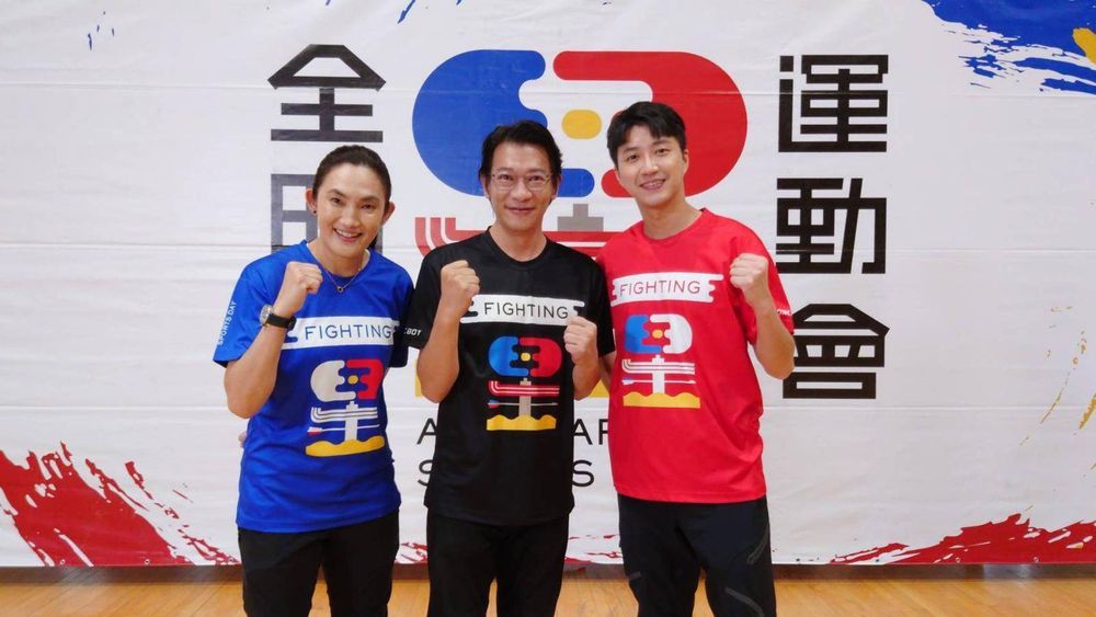 錢薇娟(左)因全明星入圍金鐘獎。   