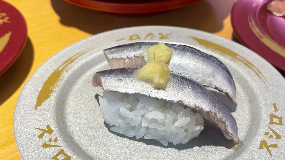北海道產秋刀魚2貫售價60元。業者提供