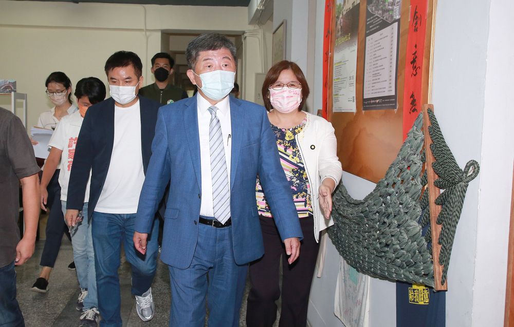 陳時中（中）強調自己有決心去做。朱世閎攝