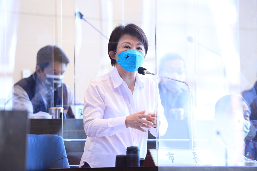 盧秀燕今天再補槍嗆「以為台中立委可以幫台中爭取全額鐵路高架經費!」諷刺台中立委「沒力」。曾雪蒨攝