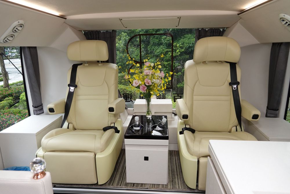 豪華遊覽車座椅相當寬敞。陳德興攝