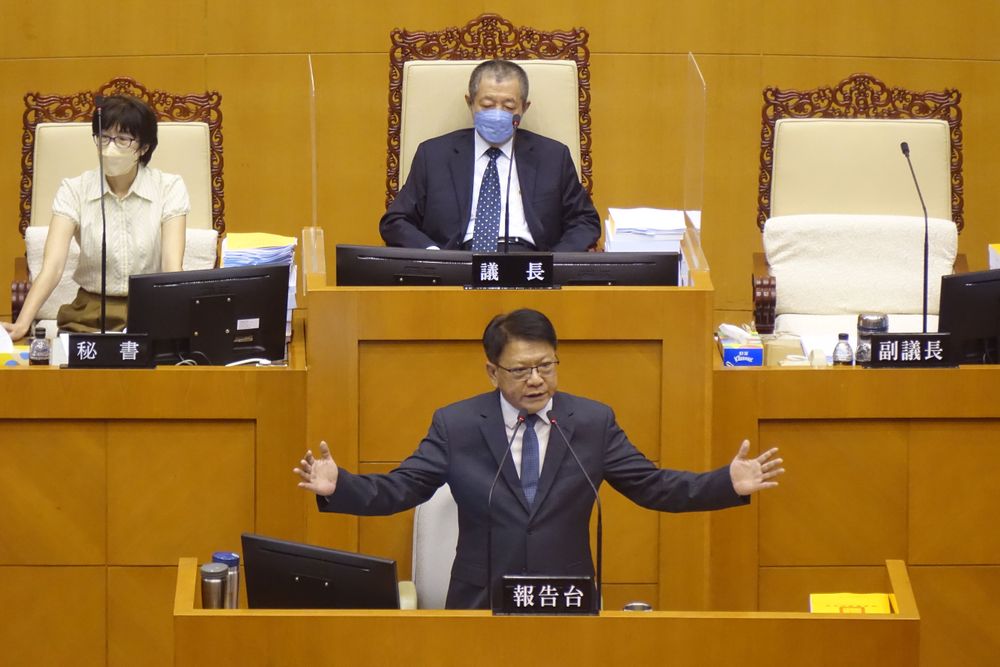 潘孟安任內最後一次施政報告，維持全程不看稿風格，講足一個半小時。羅琦文攝