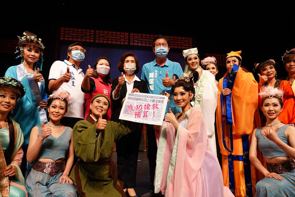 蘭陽戲劇團發展過程預算一度遭砍，縣長林姿妙上任後與議員合力將預算保留下來，讓文化的根能繼續傳承。林泊志攝