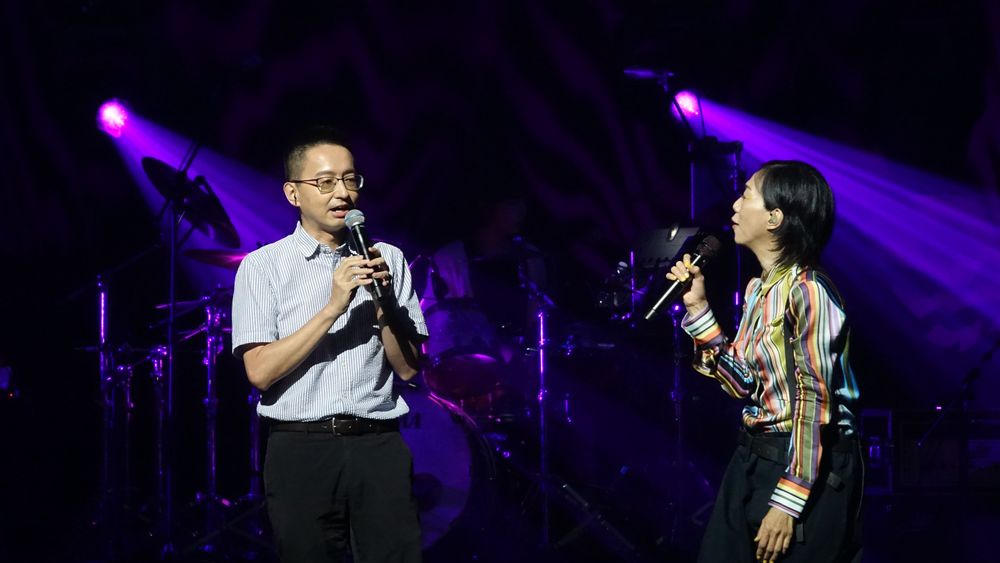 羅一鈞跟萬芳合鳴。林丞偉攝