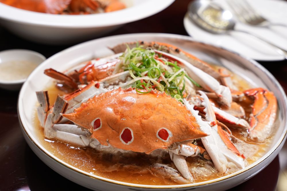 以萬里三點蟹製作的「陳年花雕萬里蟳」。黃盈甄攝