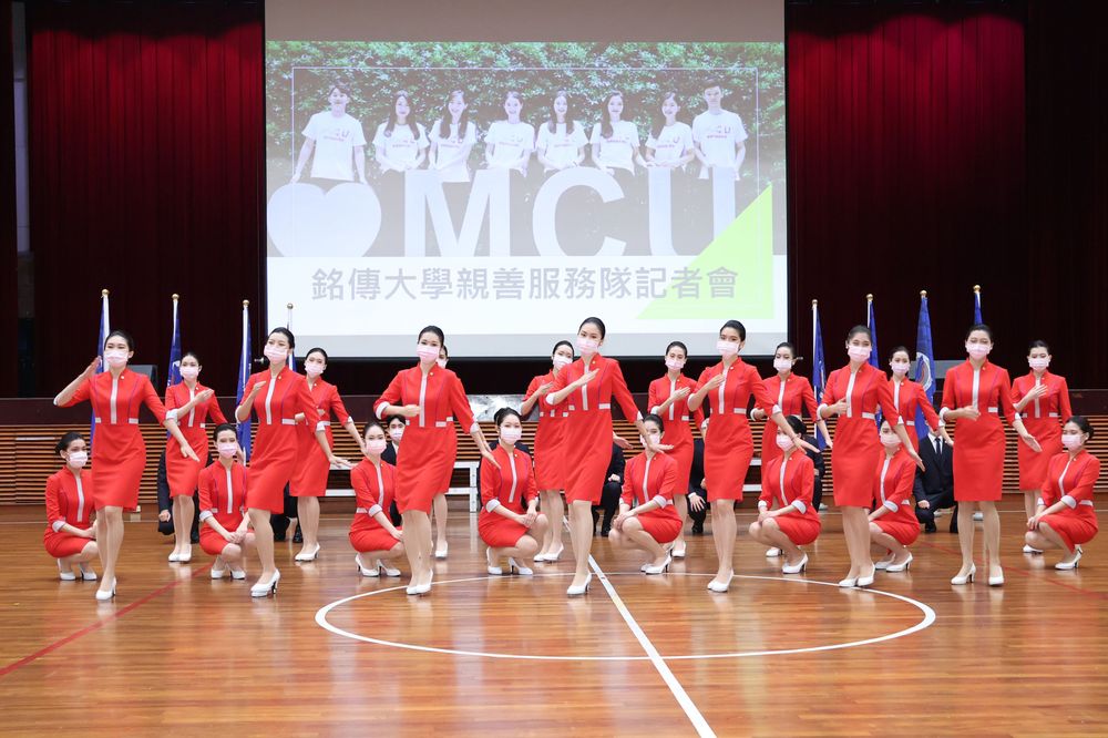 今年銘傳大學親善隊共有23位金釵。趙世平攝
