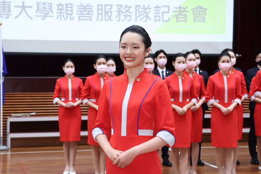 劉怡華被說撞臉舒淇，本身擅長土耳其文。趙世平攝