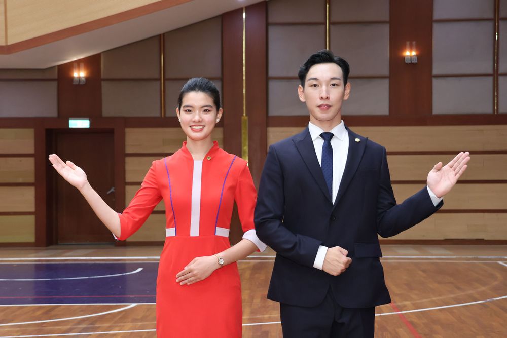 銘傳親善服務隊女隊長周欣頤、男隊長林嵩澤。趙世平攝