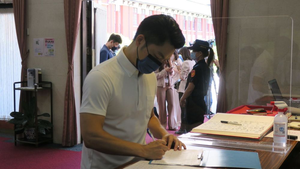 蔣萬安立院簽到。施智齡攝