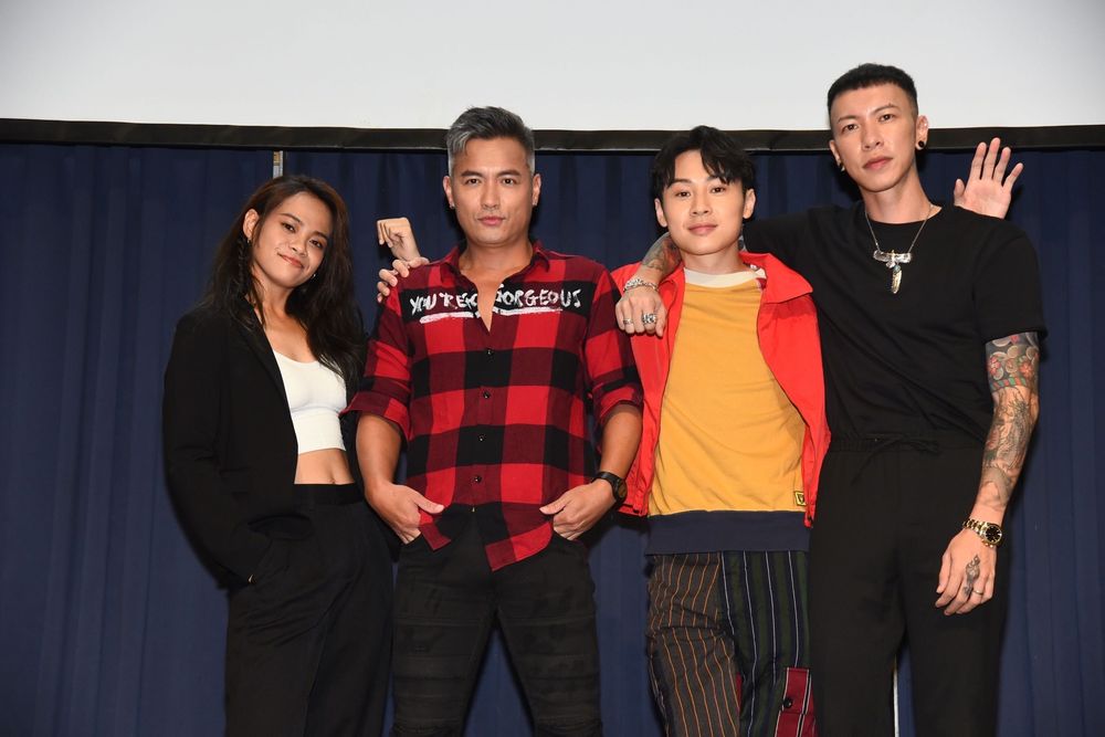 小春(右起)、顏佑庭、范逸臣、吱吱宣傳《全明星線上互動星光音樂會》。好看娛樂提供