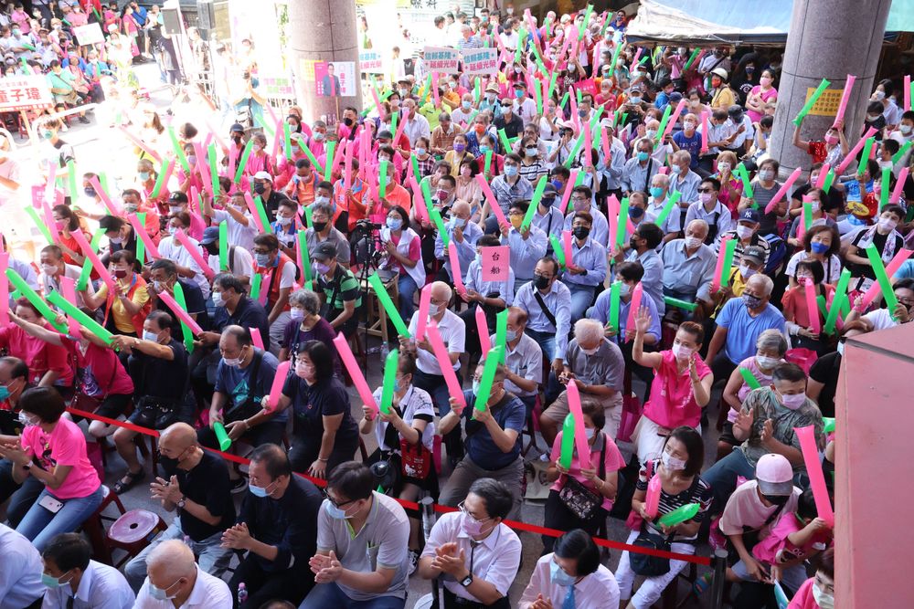 慶安宮湧入近5百人支持童子瑋。戴之聖攝