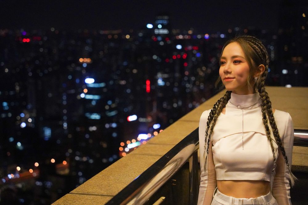 鄧紫棋每周二、五單曲在各大音樂平台上線。華納音樂提供