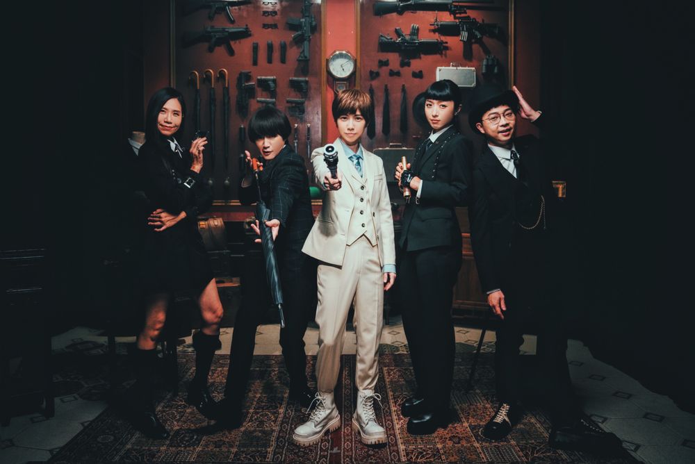 魏嘉瑩（中）與旺福合作ＭＶ很逗趣。相映國際提供