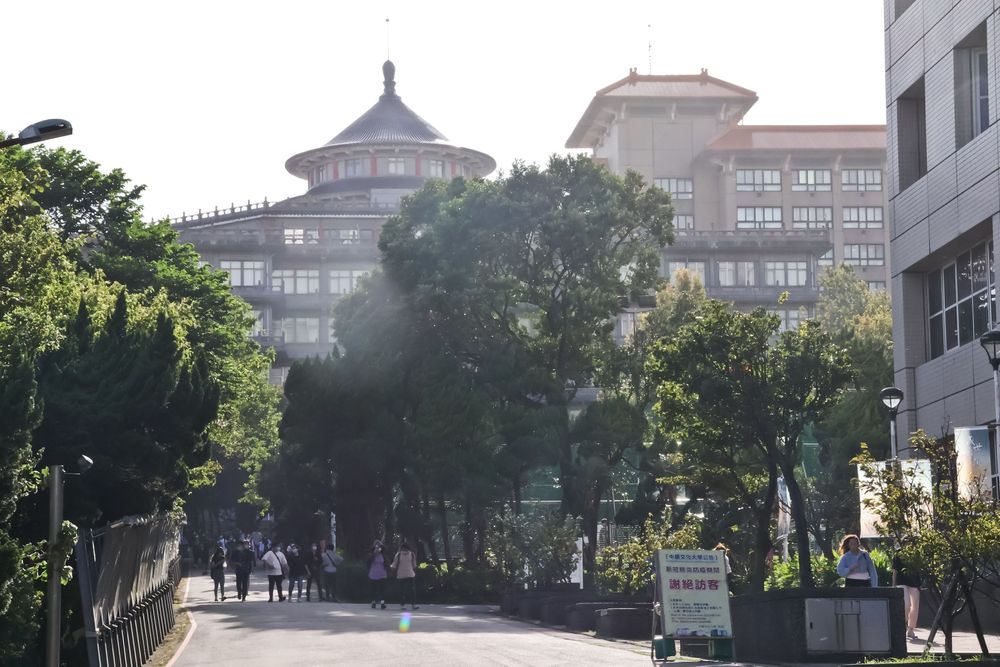 文化大學112學年度決定寄存990個名額調整規模。趙世平攝