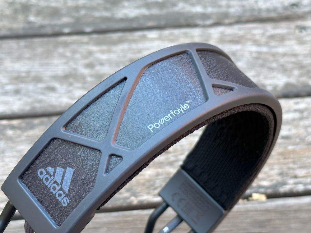 頭帶處的光電材料 POWERFOYLE。黃子倫攝