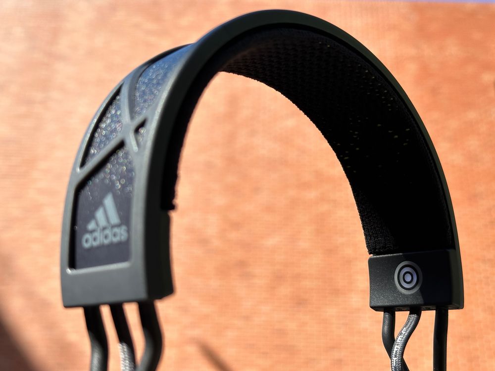 充足日光下，光源指示圈更亮。黃子倫攝