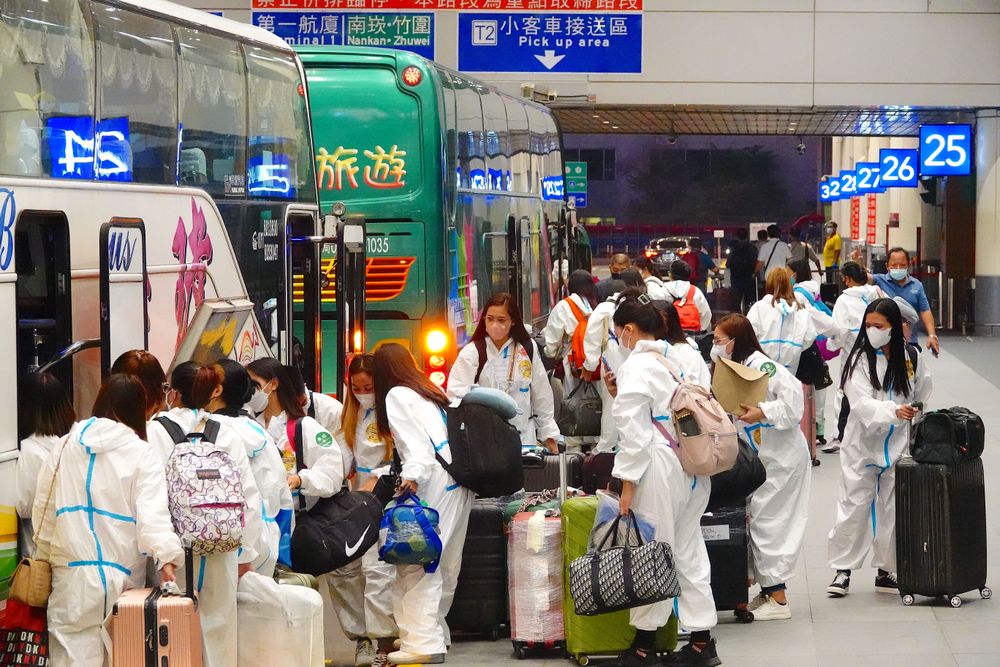 專家指出，可用確診者的1.5至2倍來估集中檢疫所的需求量。資料照，施昂強攝