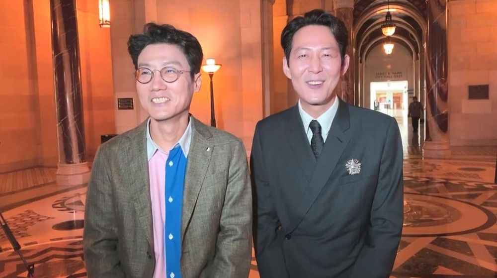 導演黃東赫、李政宰對於是否能夠得艾美獎,抱持平常心。韓聯社