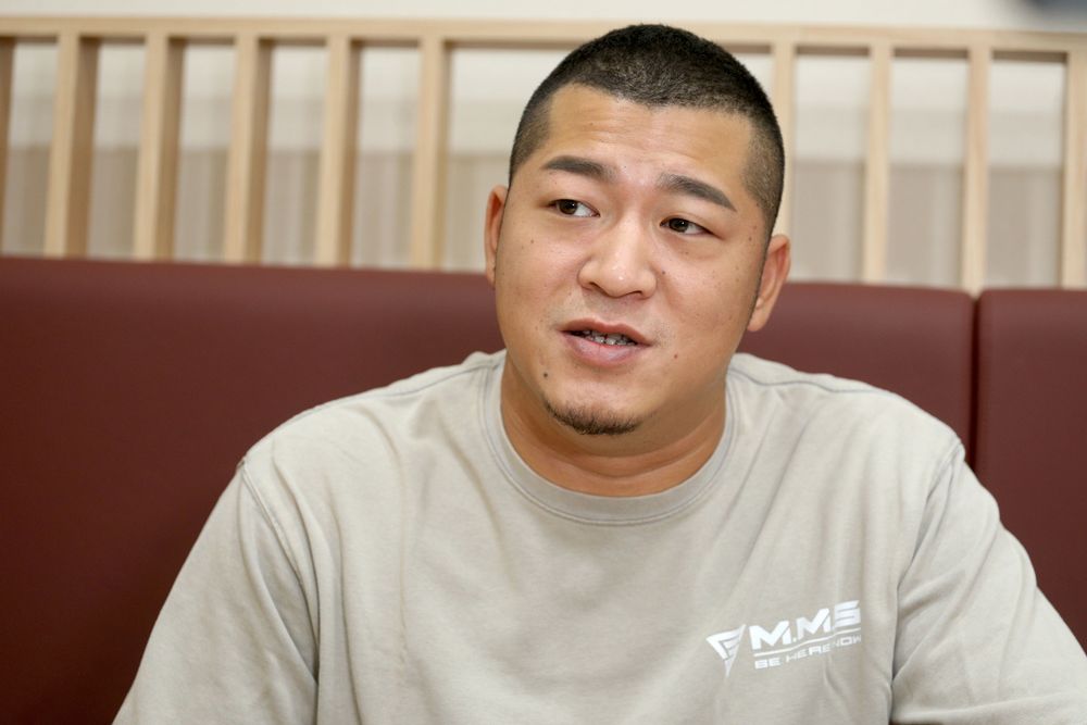 草爺平常住在南投。陳明中攝 場地提供／富士豬排