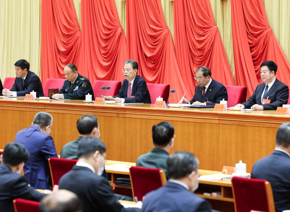 會中全面肯定總書記習近平本屆任期5年來的成就，並通過了黨章修正案。新華社