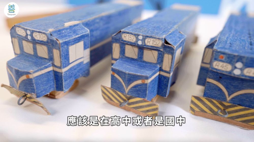 張善政在節目中展示自己用牙膏盒製作的火車模型。張善政團隊提供