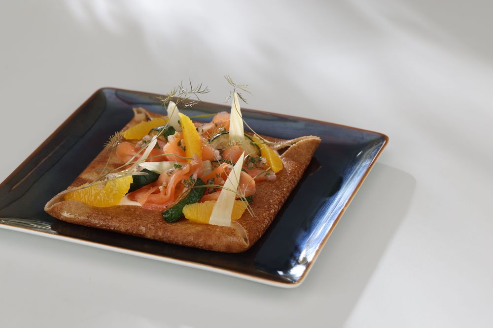 鮭魚節瓜薄餅。業者提供