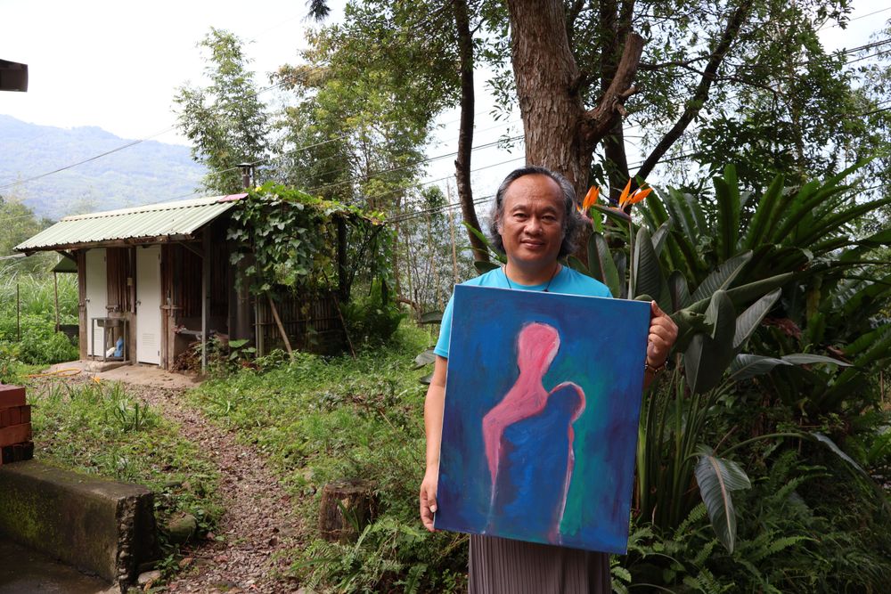 林世偉畫作靈感源自於痛苦的生活經歷，他將之昇華成藝術創作。黃羿馨攝